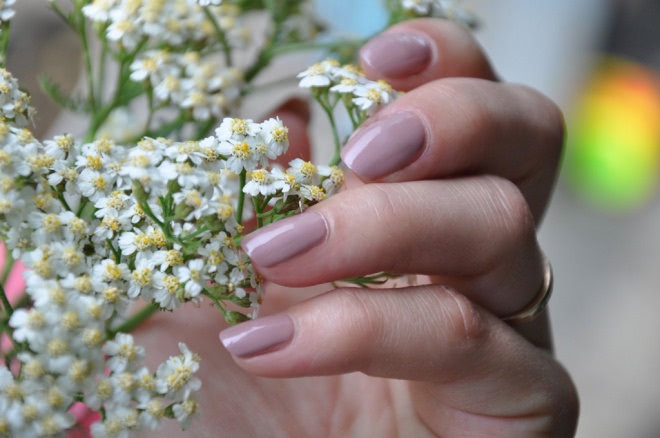 Essie Nail Polish #40 Demure vix, #14 Fiji