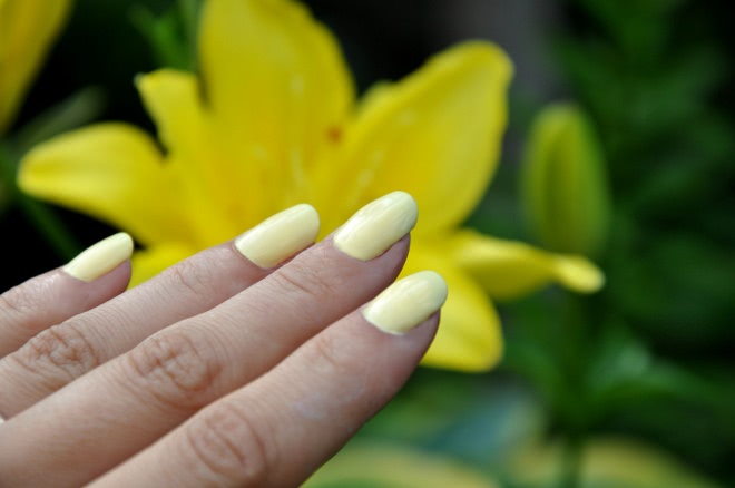 Dior Vernis Couture Colour Gel Shine and Long Wear Nail Lacquer #319 Sunwashed