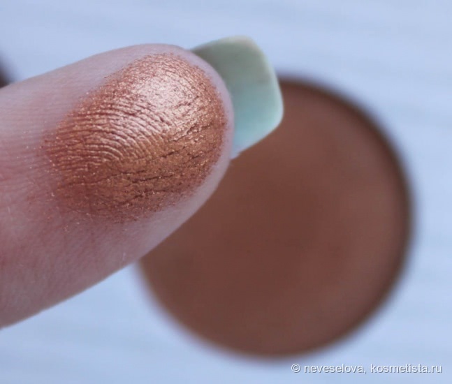 BH Cosmetics: Carli Bybel 14 Color Eyeshadow & Highlighter Palette