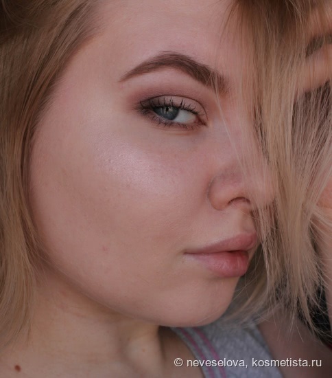 BH Cosmetics: Carli Bybel 14 Color Eyeshadow & Highlighter Palette