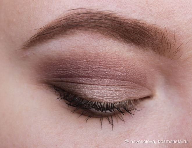 BH Cosmetics: Carli Bybel 14 Color Eyeshadow & Highlighter Palette