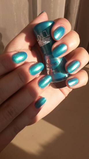 Хамелеоны на ноготки от Essence и Catrice