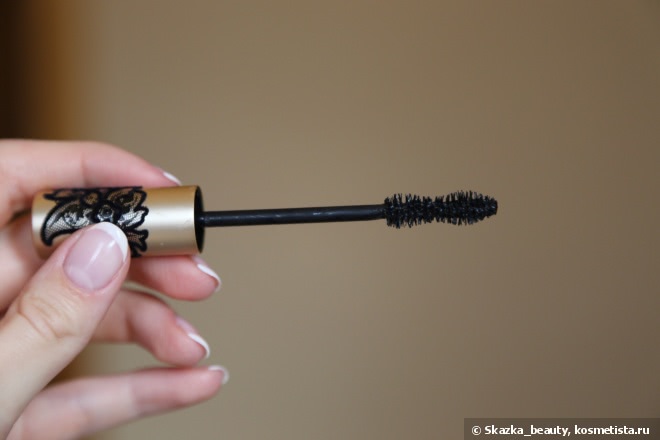 Helena Rubinstein Lash Queen Sexy Blacks 01 Scandalous Black. Ресницы для императрицы