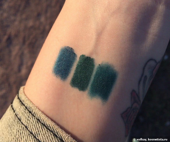 Maybelline Master Drama Khol Liner Eyeliner в оттенке Couture Green