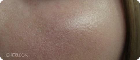 Компактная кремовая пудра с мерцанием Essence Soo Glow! Cream To Powder Highlighter - мой самый любимый на данный момент хайлайтер