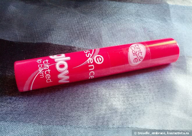 Essence Glow Tinted Lip Balm в оттенке 01 Light Up