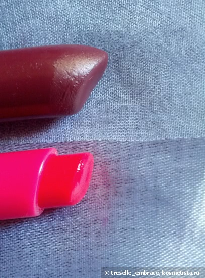 Essence Glow Tinted Lip Balm в оттенке 01 Light Up