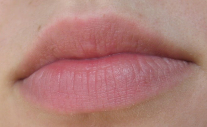 Она сама меня нашла. Помада Oriflame Beauty Wonder Colour Lipstick в оттенке Tawny Charm