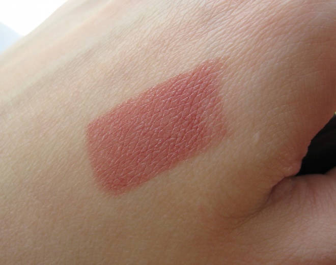 Она сама меня нашла. Помада Oriflame Beauty Wonder Colour Lipstick в оттенке Tawny Charm