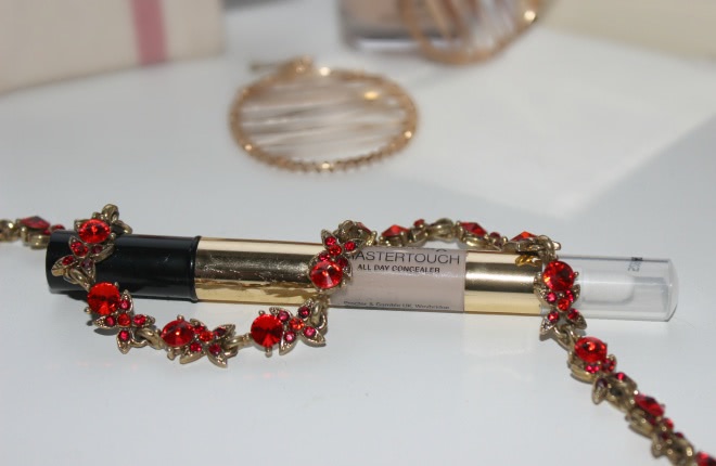 Консилер Mastertouch от Max Factor: неплохой продукт, имеющий весомый недостаток, не позволяющий ему стать отличником
