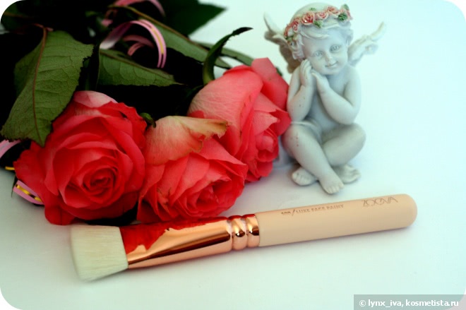 Нежный набор кистей для макияжа Zoeva Rose Golden Luxury Set Vol.2