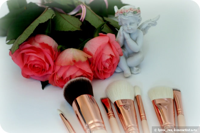 Нежный набор кистей для макияжа Zoeva Rose Golden Luxury Set Vol.2