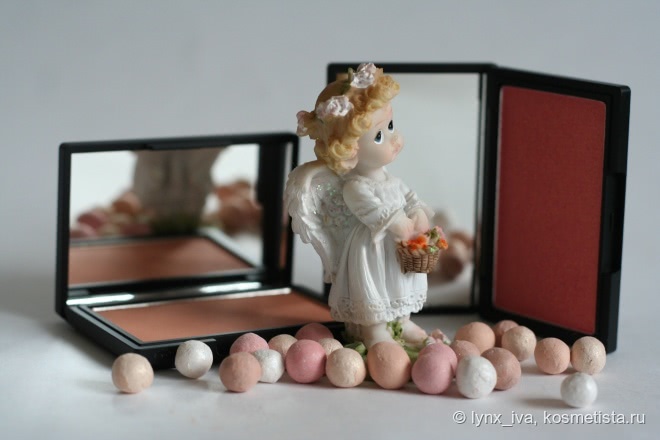 Румяна Sleek Make up Blush в оттенках 921 Suede и 926 Rose Gold