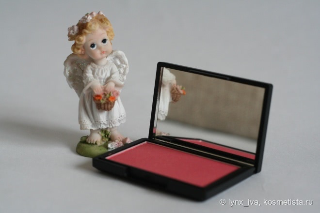 Румяна Sleek Make up Blush в оттенках 921 Suede и 926 Rose Gold