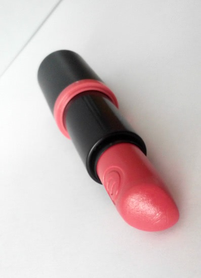 Помада Essence Longlasting Lipstick #01 - coral calling