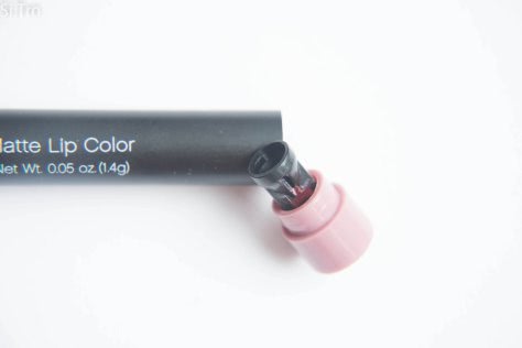 Розовый чай на 5 o'clock c e.l.f. Studio Matte Lip Color Tea Rose