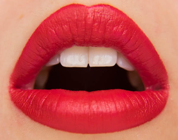 Красные губы - это просто, особенно с NYX matte lipstick Eden (mls27)