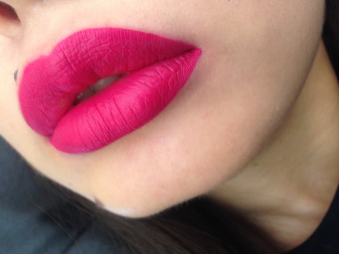 Lime crime Velvetines в оттенке Pink velvet Vs. Wet n wild megalast liquid lip color в оттенке E923A