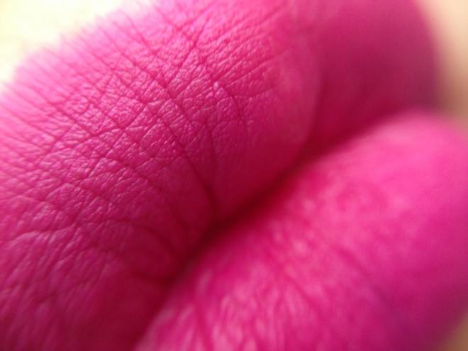 Mac retro matte lipstick в оттенке flat out fabulous