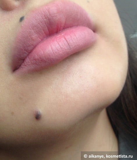 Помада YSL Rouge Volupte Silky Sensual Radiant Lipstick SPF 15 в оттенке 7 Lingerie Pink
