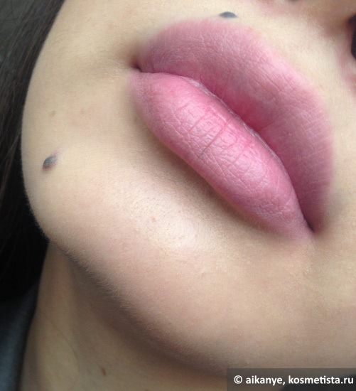 Помада YSL Rouge Volupte Silky Sensual Radiant Lipstick SPF 15 в оттенке 7 Lingerie Pink