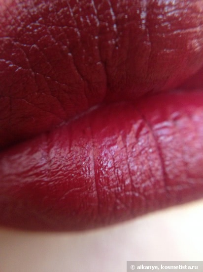 Дивная помада MAC Matte Lipstick в оттенке Diva
