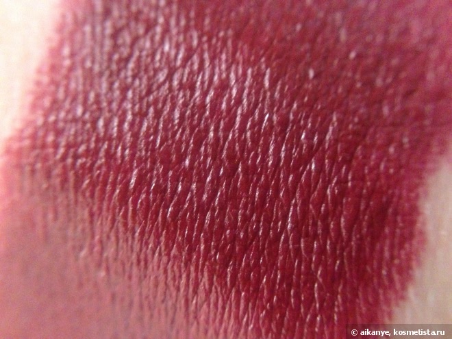 Дивная помада MAC Matte Lipstick в оттенке Diva