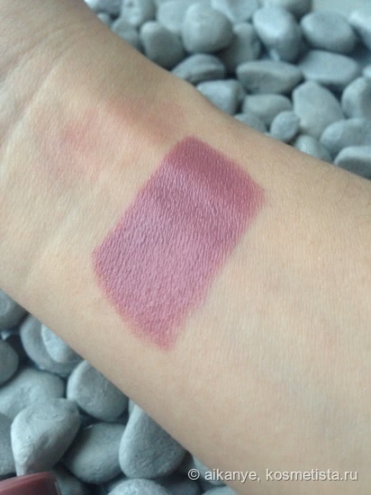 Бюджетная, но качественная Essence Longlasting Lipstick в оттенке 03 Come naturally