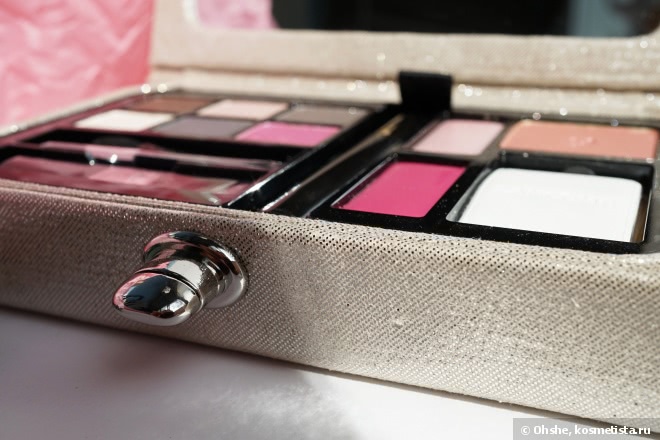 Lancome. Travel chic