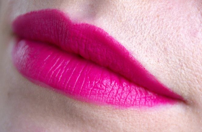 Pink pong этого хмурого Питерского лета. Моя любимица Rouge Edition Velvet от Bourjois