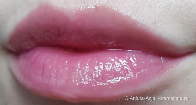 Эра кушонов с Givenchy Les Saisons Kiss в оттенке 02 Berry kiss