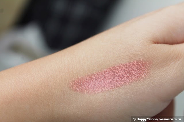 Помады M.a.c Cremesheen Lipstick Likable и M.a.c Cremesheen Lipstick Peach Blossom