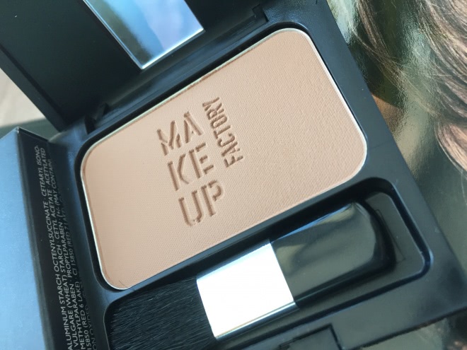Матовые компактные румяна Make up factory Mat Blusher #35 Light Coffee