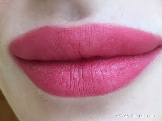 Две помады NYX Soft Matte Lip Cream - яркая San Paulo и сдержанная Abu Dhabi