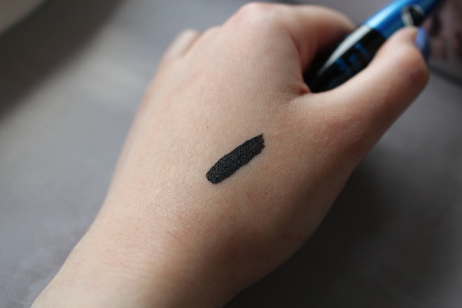 Essence Liquid Eyeliner waterprof black