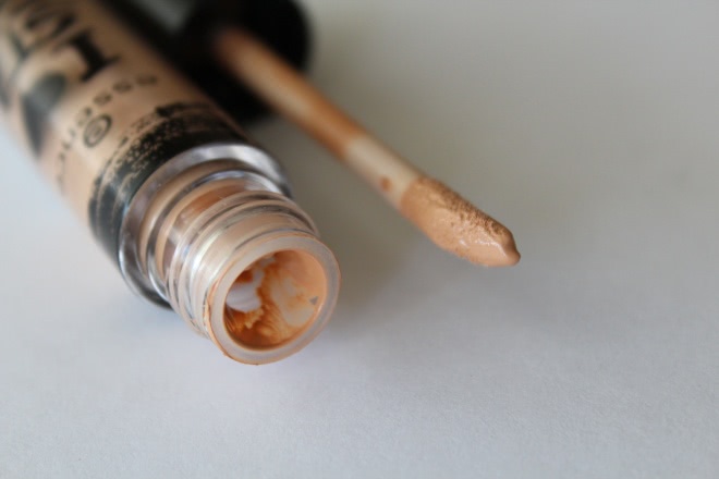 Essence I love stage eyeshadow base