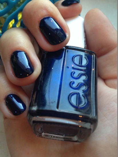 Essie, оттенок «Midnight cami» №697