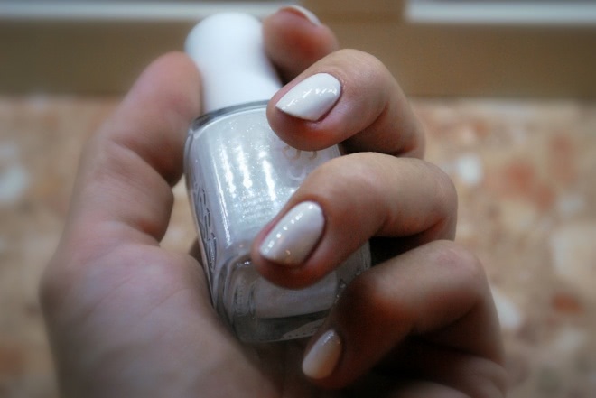Essie, оттенок «Private Weekend» № 370