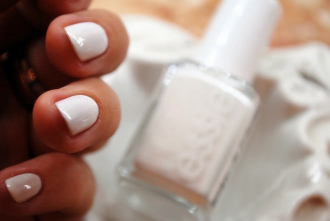 Essie, оттенок «Private Weekend» № 370