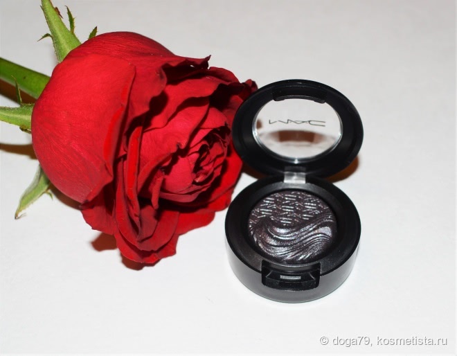 Кремовые тени с эффектом сияния MAC Extra Dimension Eye Shadow