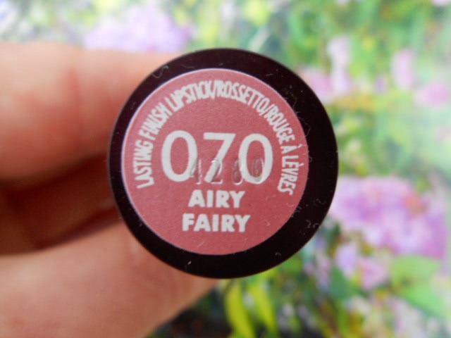 Воздушная фея от Rimmel lasting finish оттенке 070