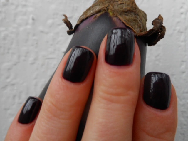 Все равно баклажан. Лак для ногтей Avon nailwear pro в оттенке Midnight Plum