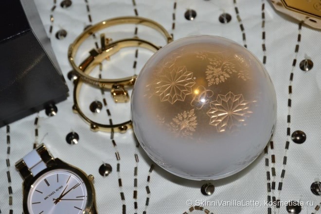 Первые снежинки от Guerlain Meteorites Flocons Enchantes Poudre Sublimatrice Light-Enhancing Powder