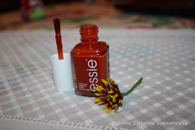 Слишком осенний Essie Playing Koi