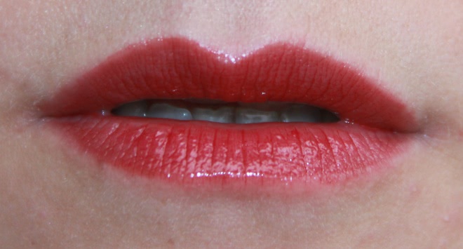 Лаковые... губы Bourjois Rouge Edition Aqua Laque в оттенке 04 Viens si tu roses
