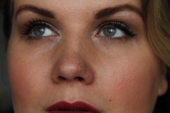 Лаковые... губы Bourjois Rouge Edition Aqua Laque в оттенке 04 Viens si tu roses