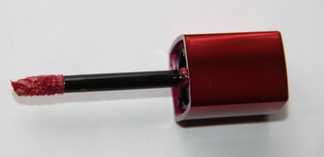 Лаковые... губы Bourjois Rouge Edition Aqua Laque в оттенке 04 Viens si tu roses