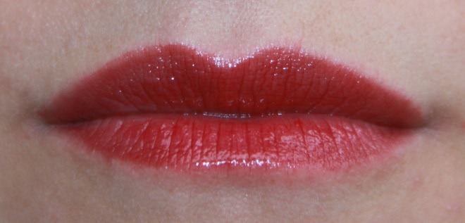 Лаковые... губы Bourjois Rouge Edition Aqua Laque в оттенке 04 Viens si tu roses