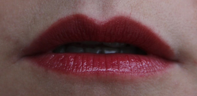 Лаковые... губы Bourjois Rouge Edition Aqua Laque в оттенке 04 Viens si tu roses