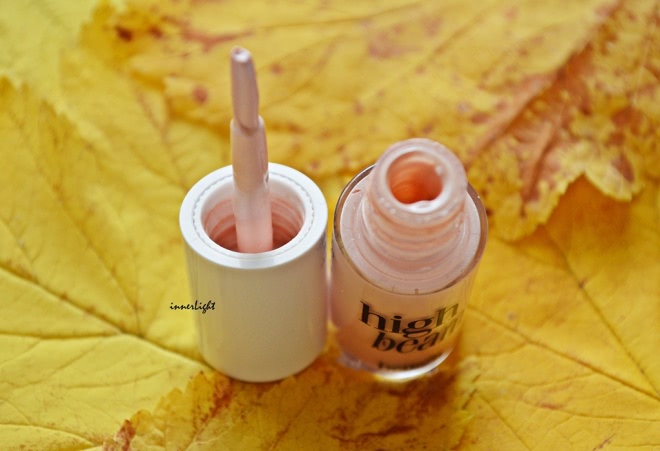 Создавая свет. High beam Luminescent Complexion Enhancer. Benefit